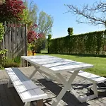 With Foosball & Garden Tatil Evi Jehonville